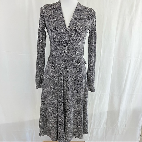 Tory Burch 100% Silk Wrap Tie Belt Dress Size XS - Picture 3 of 13